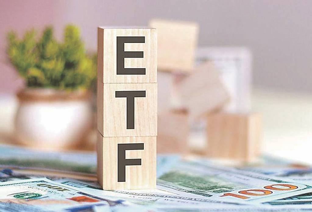 10月ETF定期定額 兩樣情