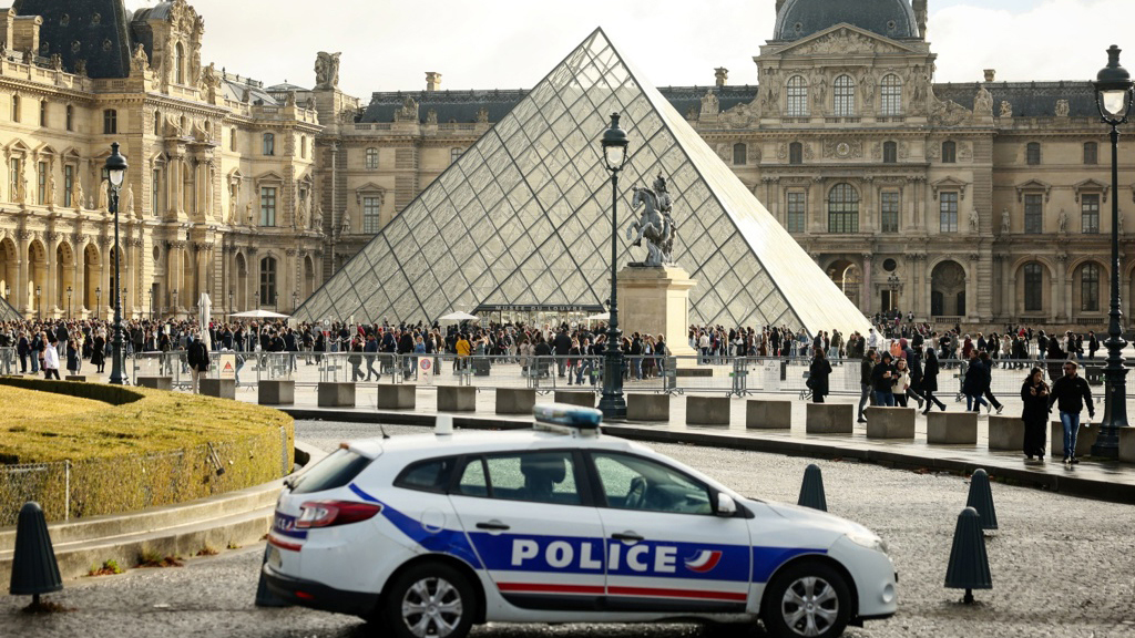 羅浮宮30億王冠珠寶流入比利時?安特衛普「地下鑽石黑市」曝光!