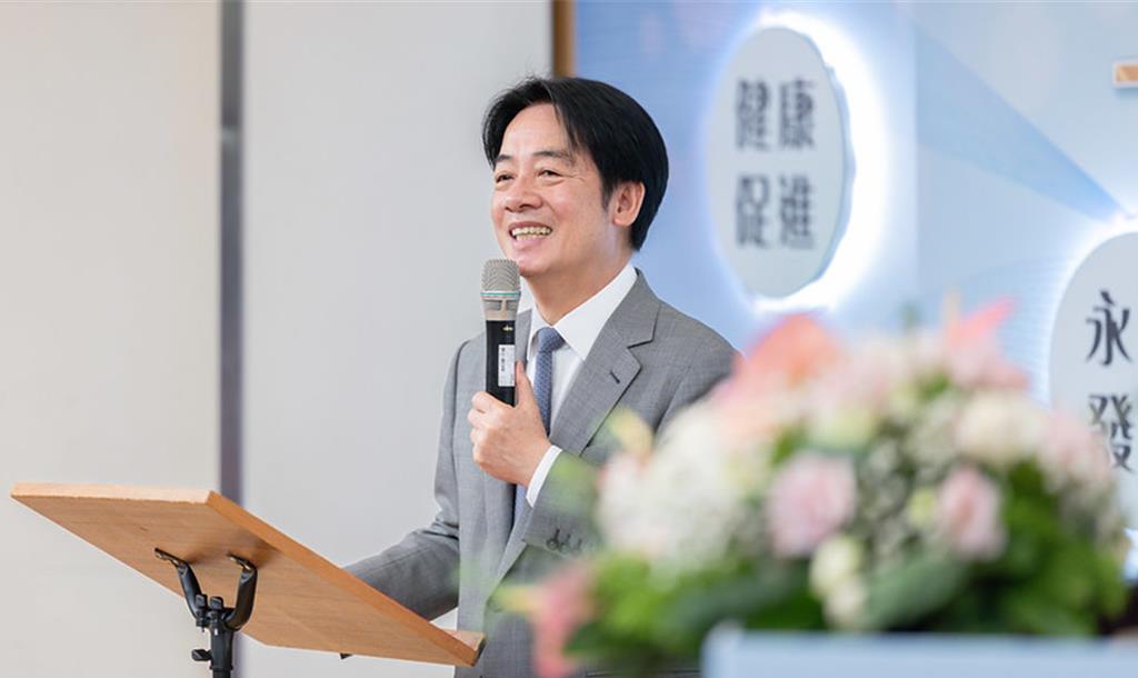 明年健保總額破兆再創高 賴清德：醫療機構應為醫事人員加薪