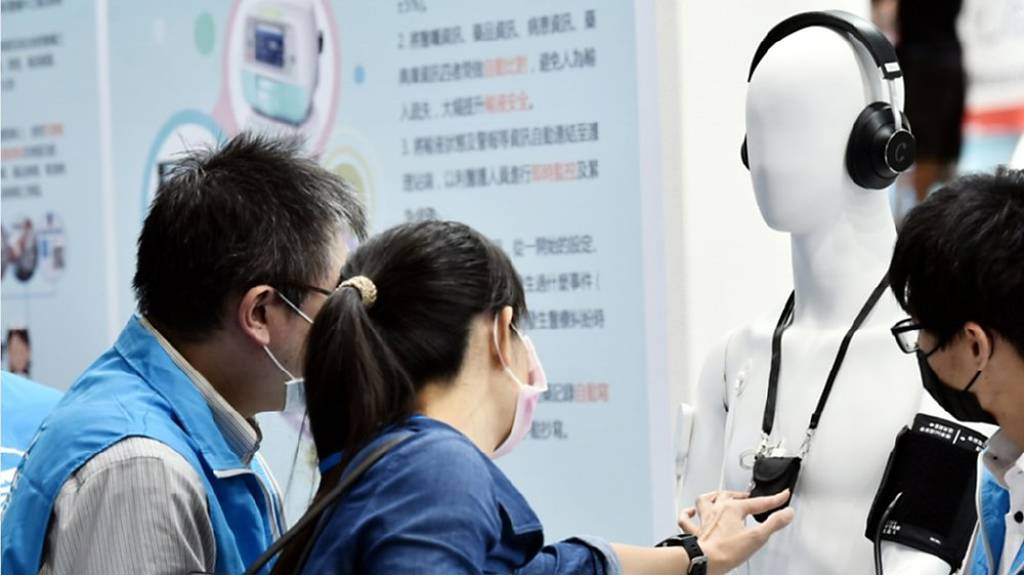 政院推企併法修正 催生產控