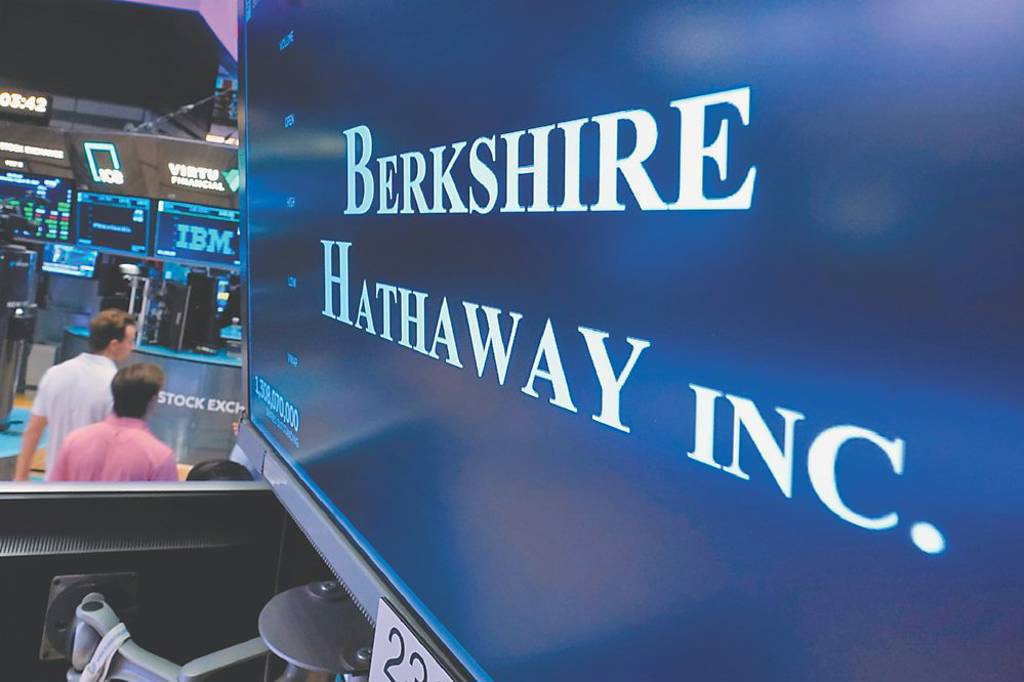 臨去秋波 股神敲進Alphabet