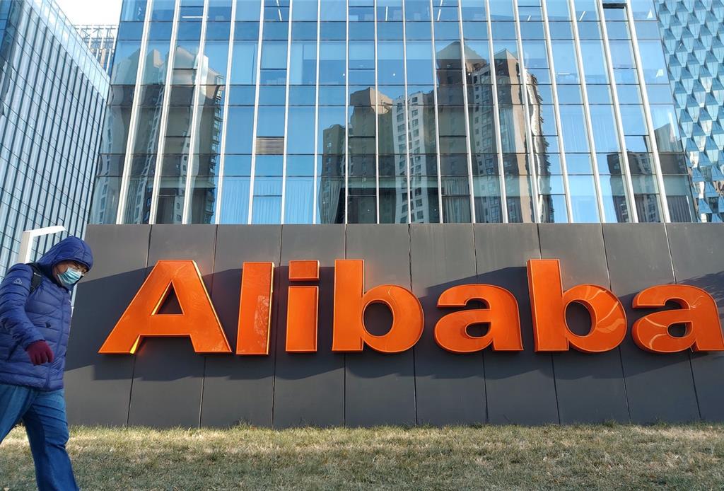 馬斯克公開點讚阿里千問!稱Qwen3.5效能「狠甩千億級模型」