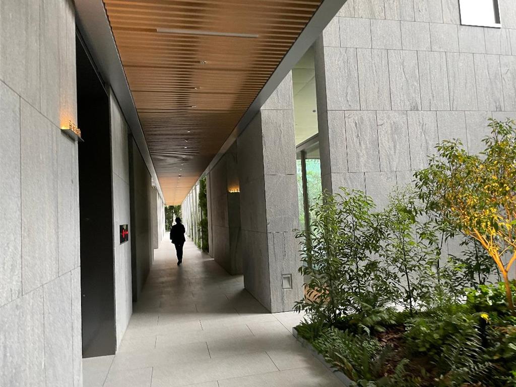 「理仁柏舍」建築、空間以及客層，都比聯聚更為年輕化，色調也比聯聚更明亮、更活潑。圖／蔡惠芳