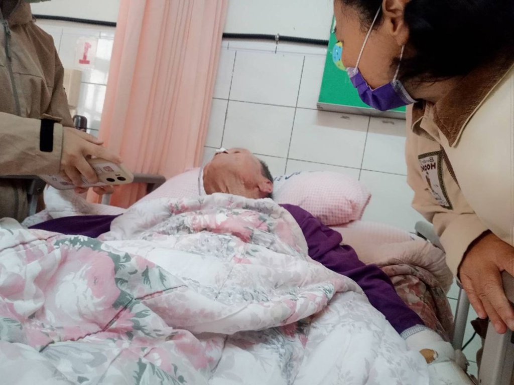  風中的無聲吶喊 澎湖單親媽為顧失智病父返鄉 颱風後僅存地瓜葉求生