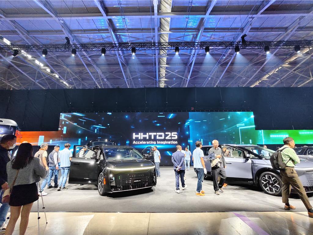 鴻海宣布與OpenAI合作 在美打造下一代AI基礎設施硬體