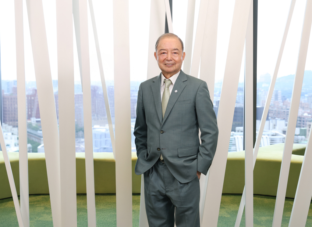 2025 TCSA台灣企業永續獎》 穩定務實奠基永續金融 黃永仁獲頒終身成就獎