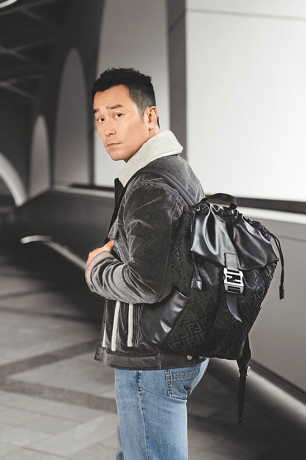 張孝全散發早春型男魅力 身穿FENDI男裝帥度破表