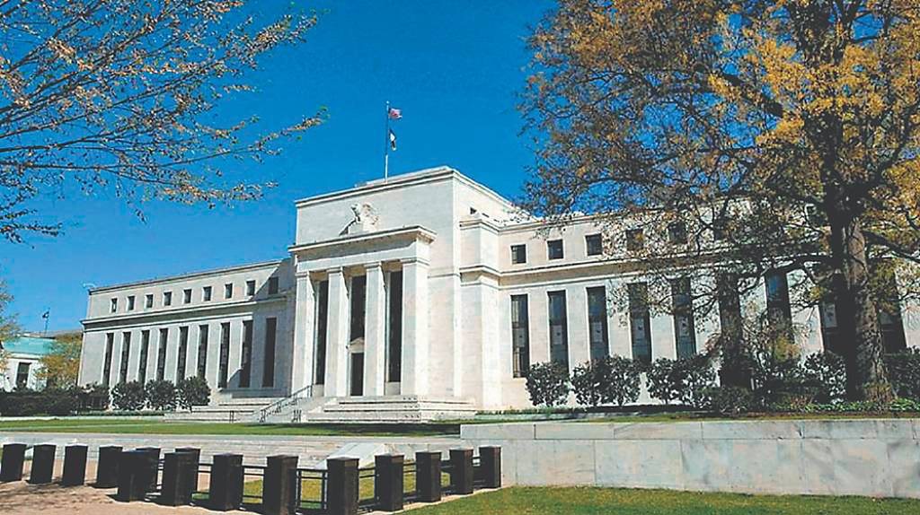 AI泡沫只是誤導？股市震盪核心在聯準會，12月利率決策成最大懸念