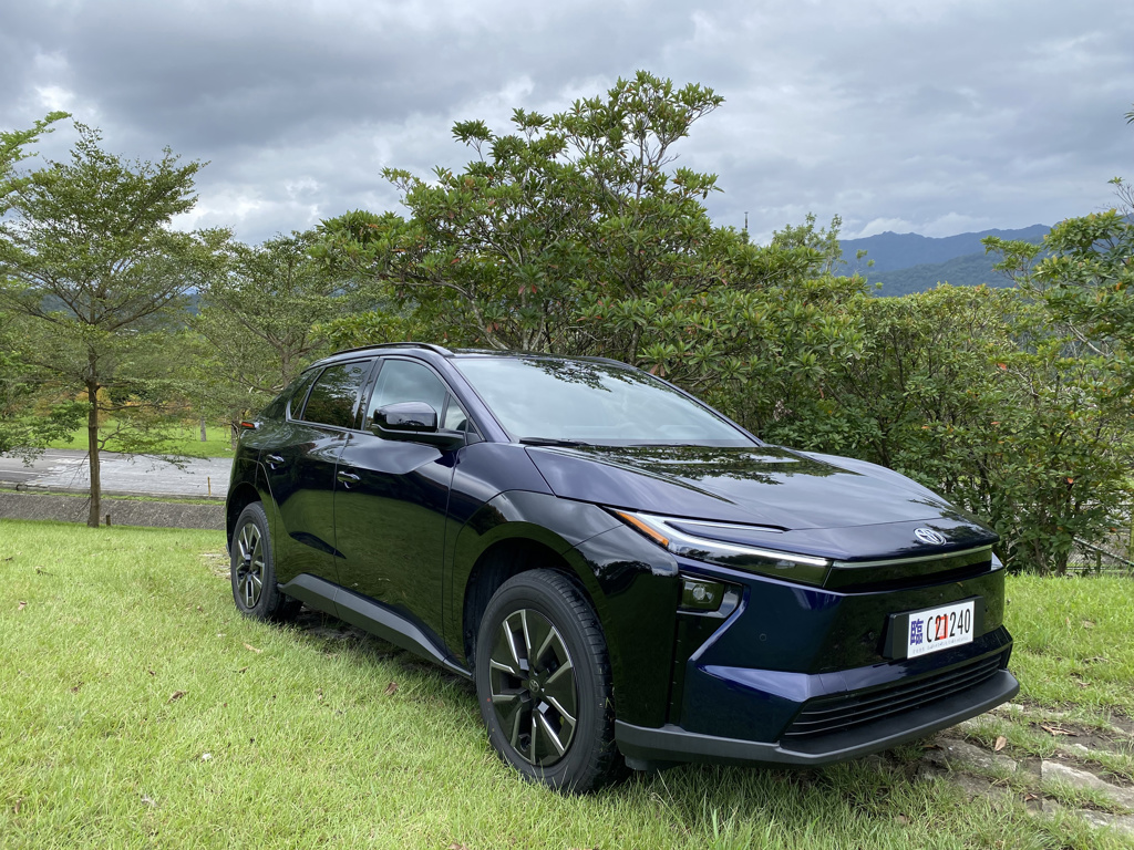 試車報告》 有感升級 優質純電    TOYOTA bZ4X