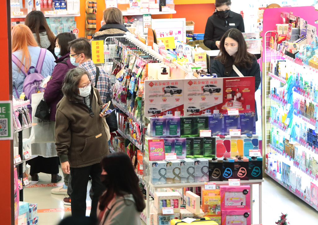 台股有夠旺   國發會景氣燈號再亮黃紅燈