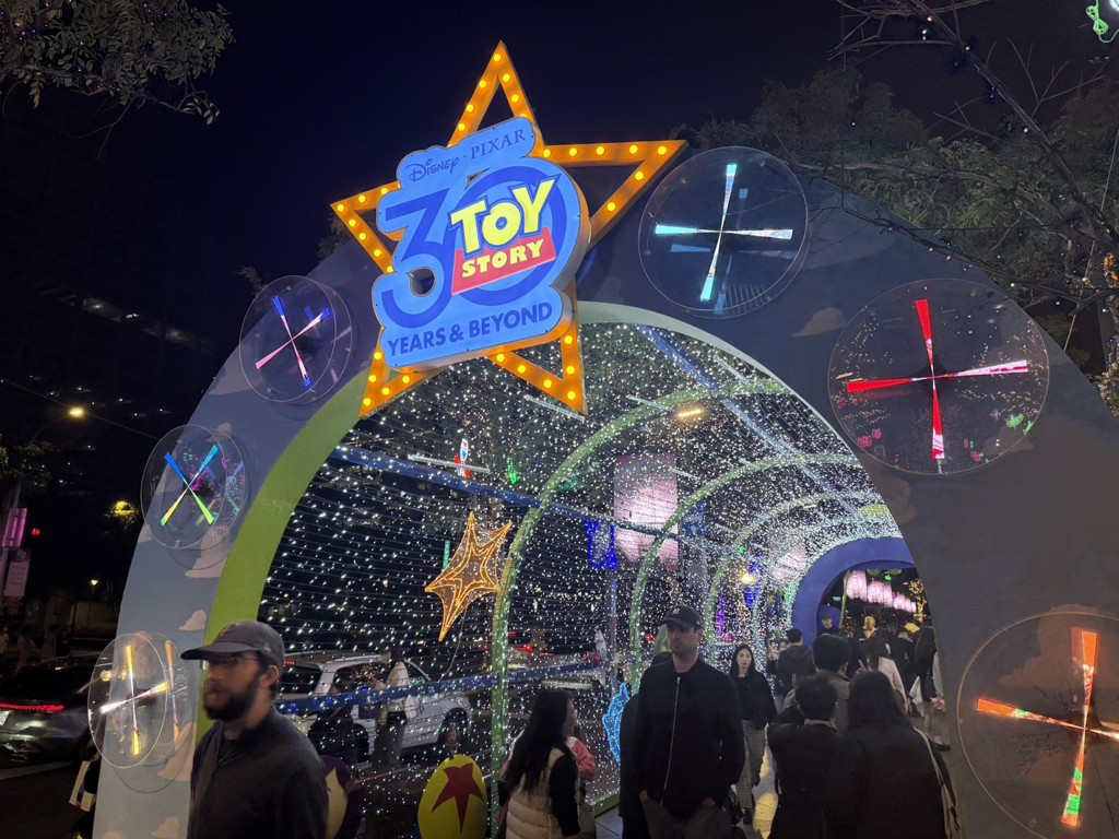 「2025繽紛耶誕玩台北」最漂亮光彩燦麗耶誕燈飾