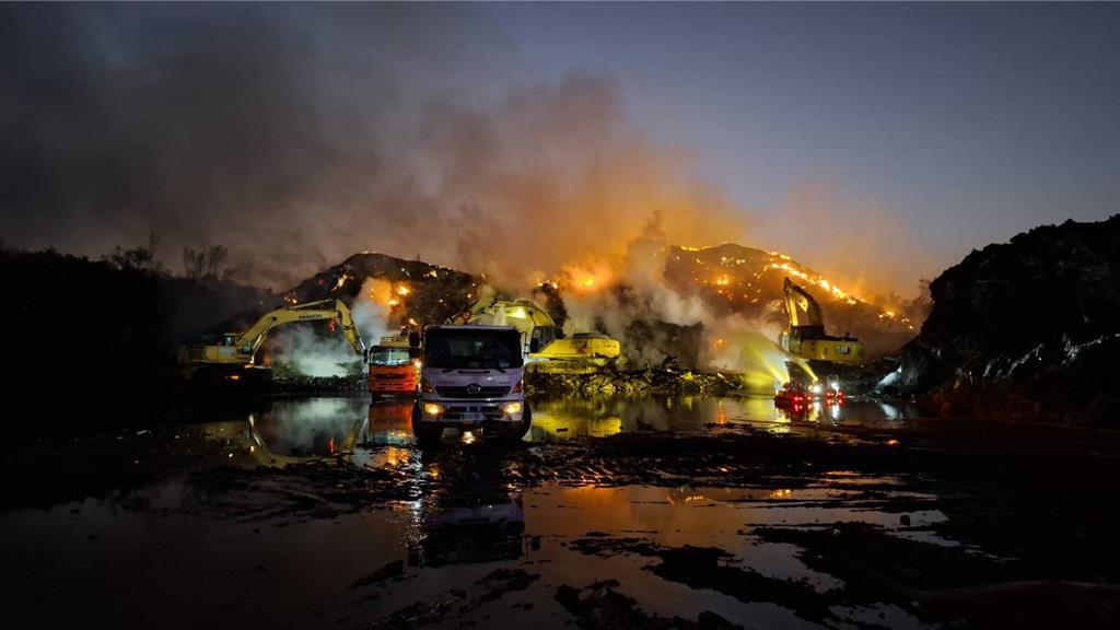 烏樹林廢棄物大火燒9天 彭啟明承諾3個月內提出處理方案