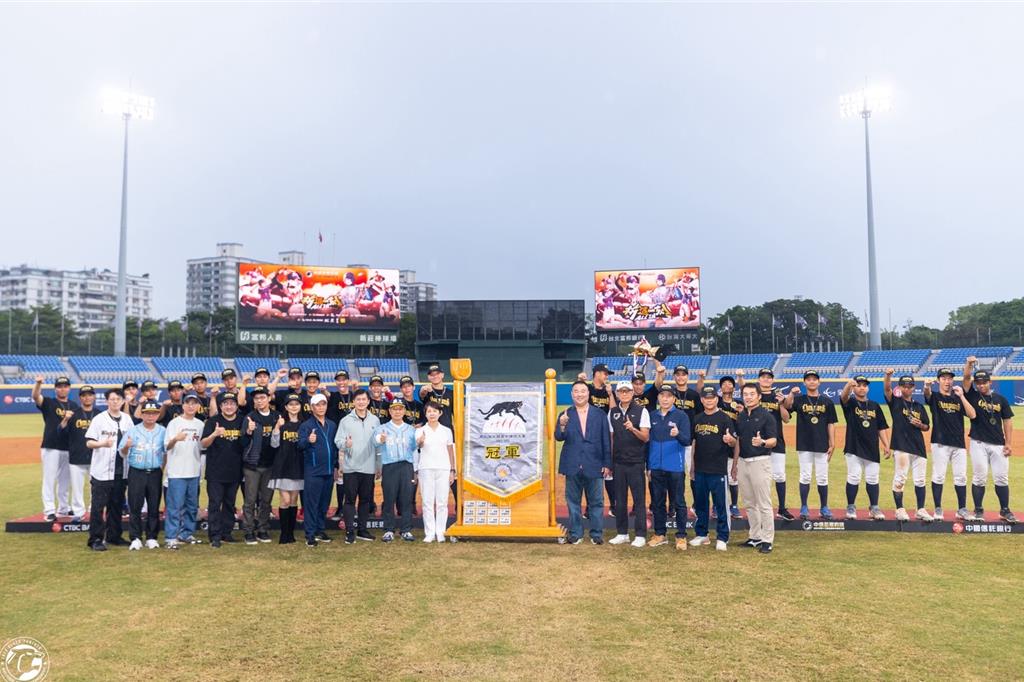 中信盃黑豹旗冠軍爭霸 平鎮高中八度封王