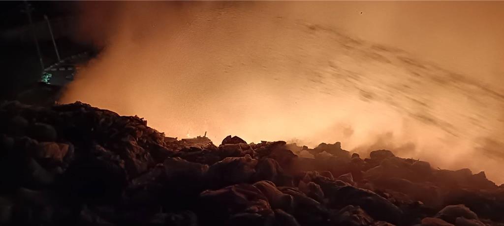 快關窗!安南城西掩埋場大火 台南環保局發布空汙警報