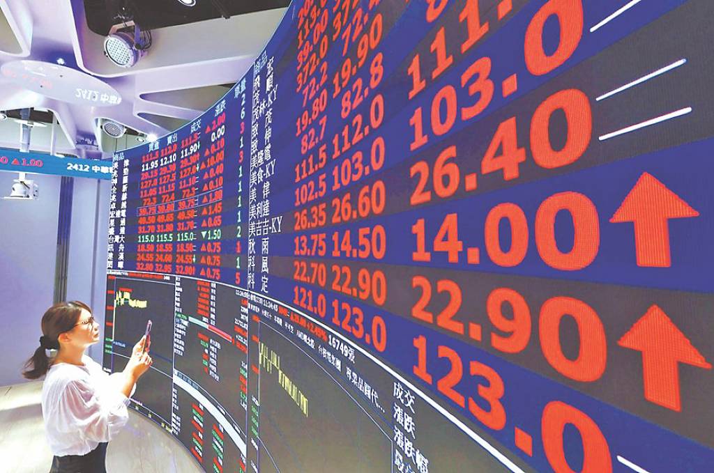 長榮航、華航 法人按讚