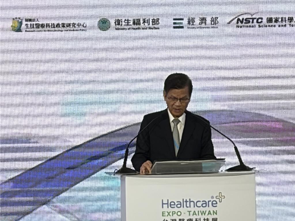翁啟惠:台灣醫療科技加速走向全球 AI與醫療機器人成下一波產業引擎
