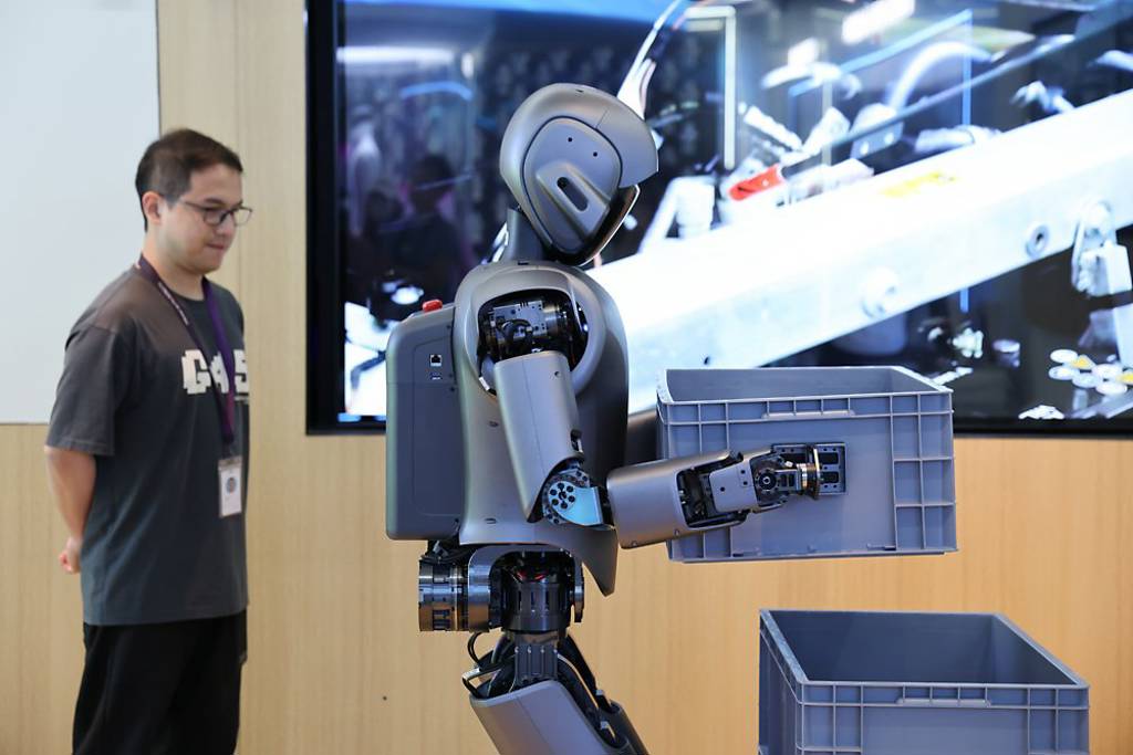 逾六成陸企願採用人形機器人