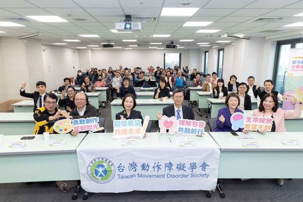 以畫筆描繪希望 台灣動作障礙學會鼓勵病友創作