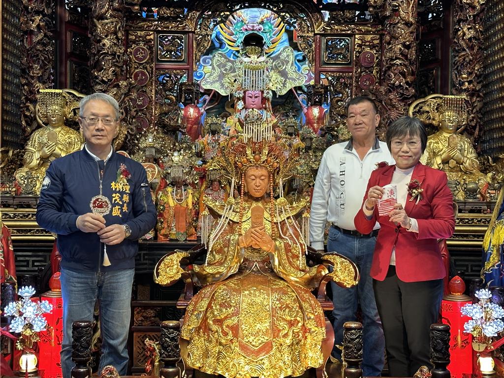 南方澳進安宮「寶石珊瑚媽祖鳳冠復華」儀典 劉世芳親臨敬儀