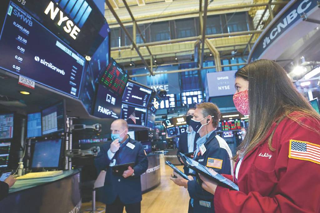 股市成選戰武器!川普喊道瓊上看10萬點 核彈級金融刺激要來了?