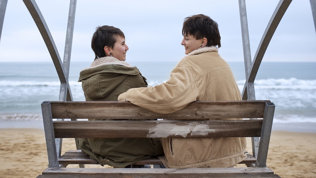 Beside vs. Besides:一字之差,用法大不同!