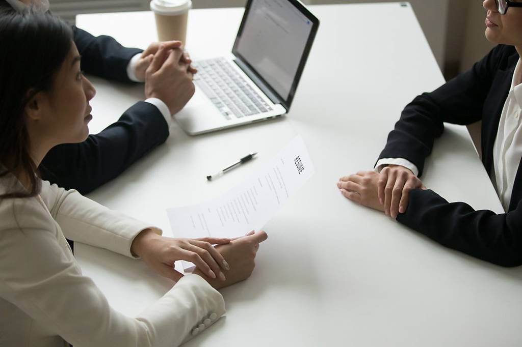 履歷也打「肉毒桿菌」!資歷、年齡抹一把 真是找工作的好方法?