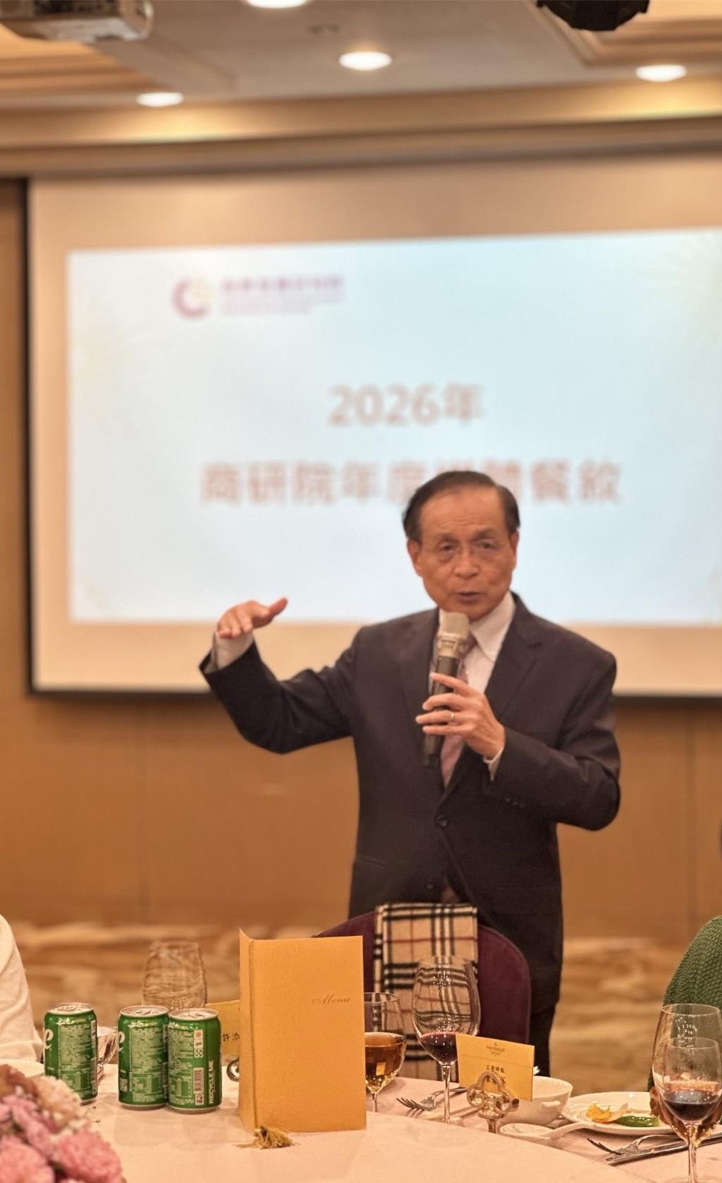 許添財看2026年商業服務景氣 不均衡復甦恐加劇