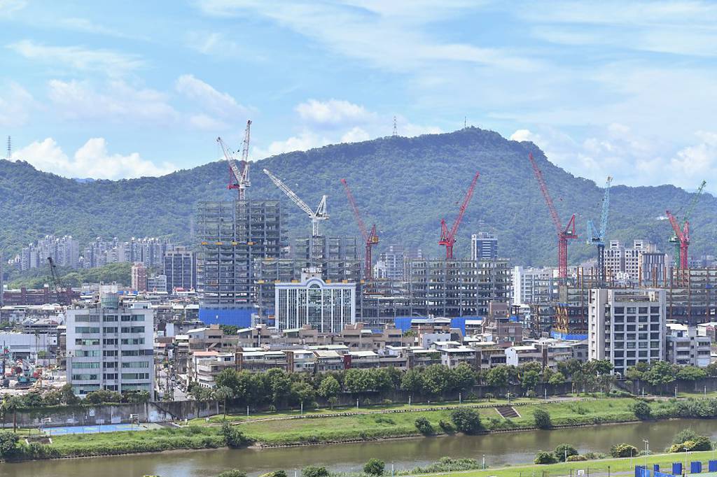 彭啟明指出營建是減碳關鍵,不只要「好好蓋」,更須「好好拆」。圖/本報資料照片