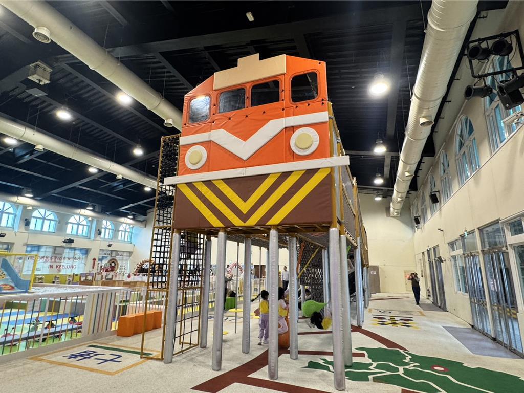 七堵室內兒童樂園增設「大童區」謝國樑陪同開園;leftists