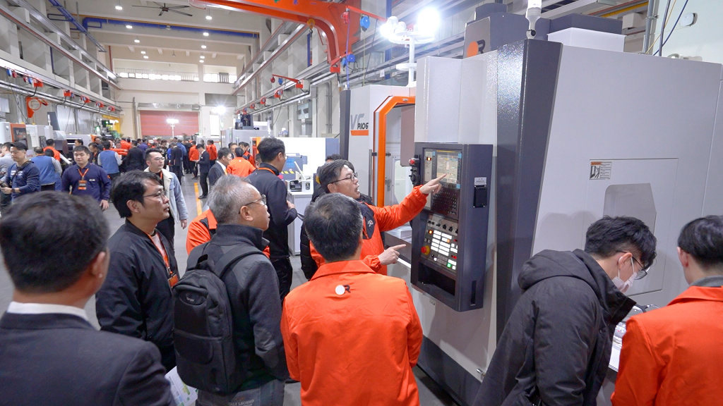 台中精機首辦廠內展參觀人潮湧入 樹立「工廠即展廳」新商業模式