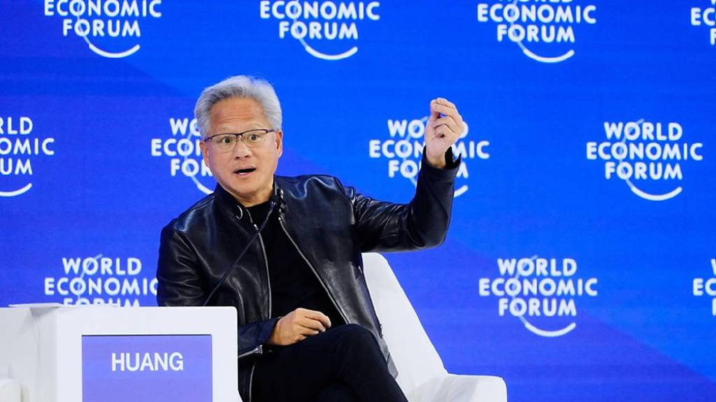 黃仁勳大爆料 台積電20座新廠興建進度 鴻海、緯創、廣達擴廠也在路上