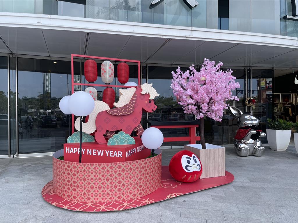 福袋升級登場!高雄大立馬年主題裝置與藝術展拍照熱點同步開放