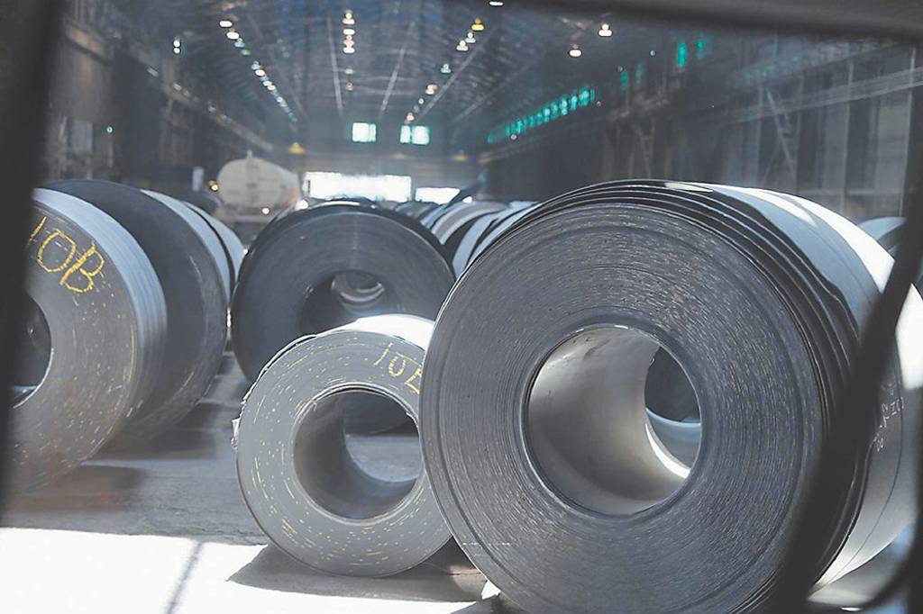 資金轉向 鋼鐵人再起