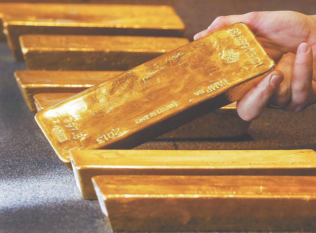 貴金屬慘遭拋售 白銀暴跌逾3成 黃金跳水逾10%