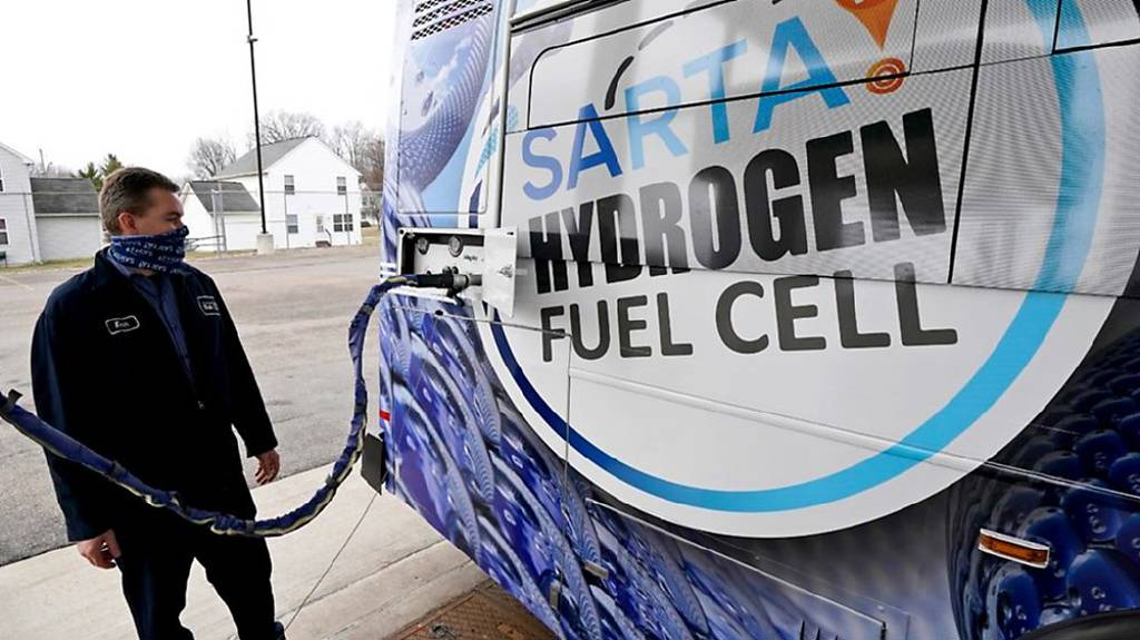 挺潔淨能源 全球能源轉型投資 去年逾2.3兆美元