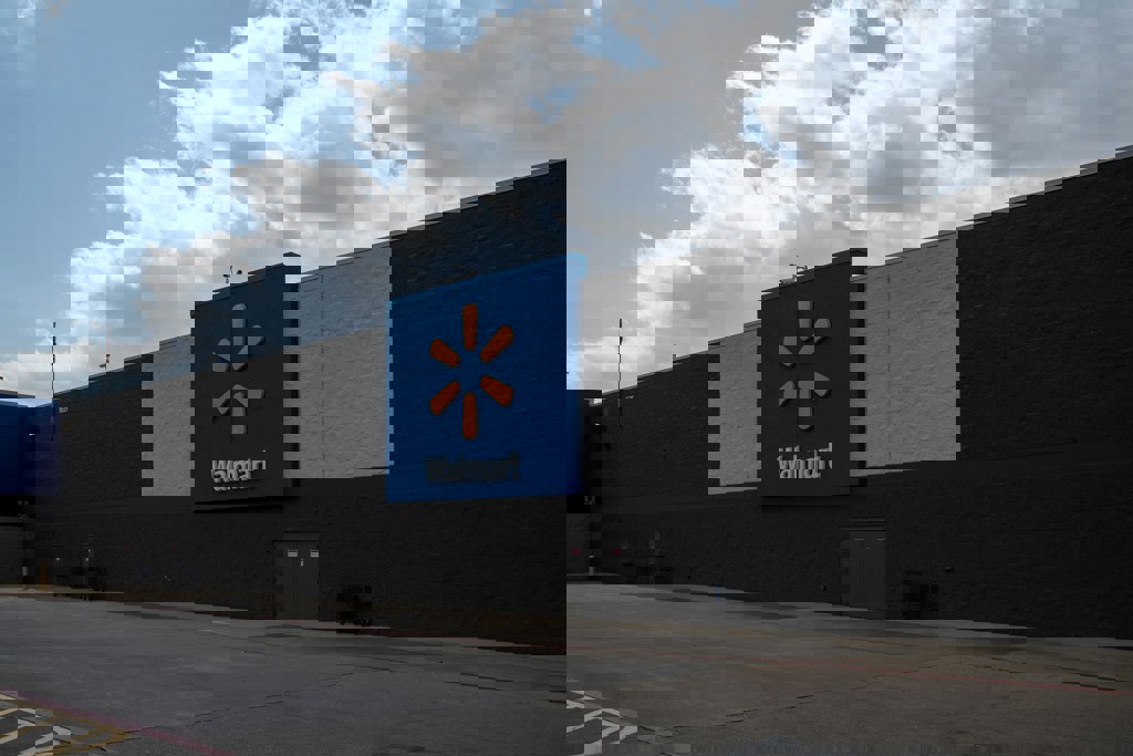 沃爾瑪寫歷史 成首家零售商躋身兆元俱樂部