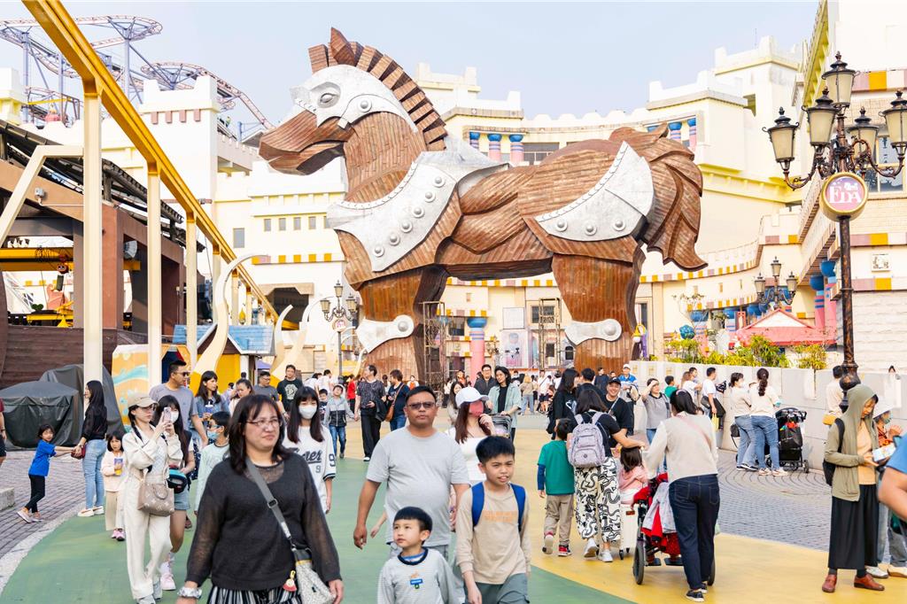 春節688元暢玩義大遊樂世界 逛Outlet還能抽汽車