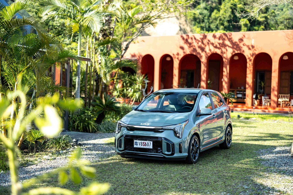 Kia全球銷量連續三年突破300萬輛!歡慶特推「萬眾榮耀」禮遇贈高額0利率、丙式車體險和專屬配件組