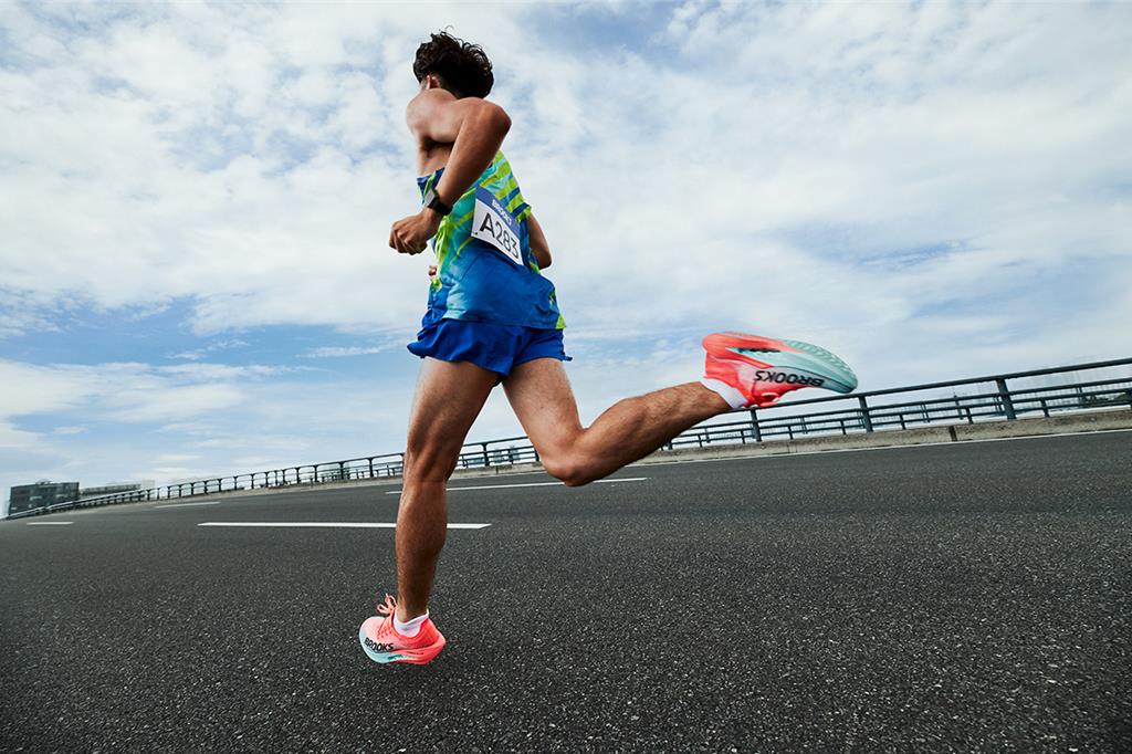 BROOKS專業跑鞋再奪美國市占第一!2025全球營收增16% 亞太、拉丁美洲貢獻最大