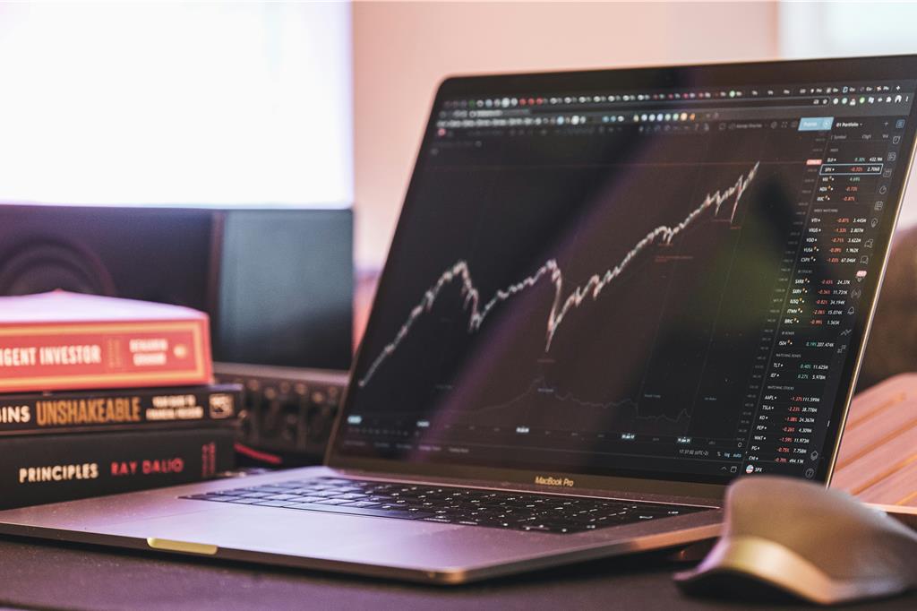 延續反彈格局 台指期夜盤收復32K