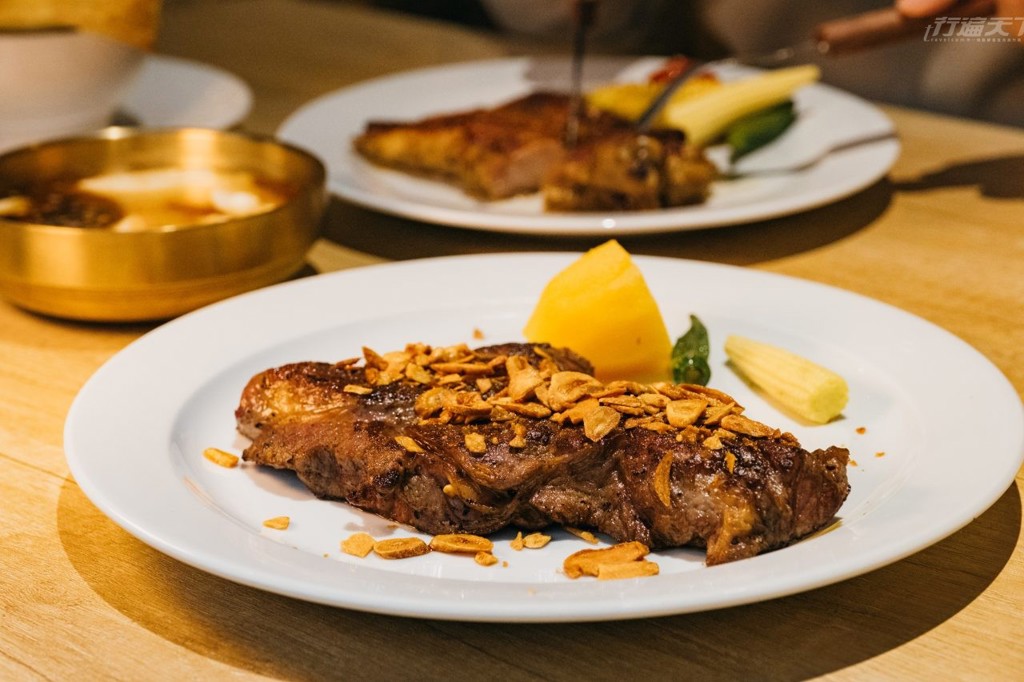 新北美食:肉控必訪!TOK牛排屋進駐裕隆城,厚實原塊肉搭配小農蔬食植感體驗