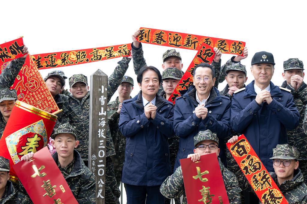 打破慣例!賴總統挺進小雪山錄製年節談話 傳遞「守護台灣」意象