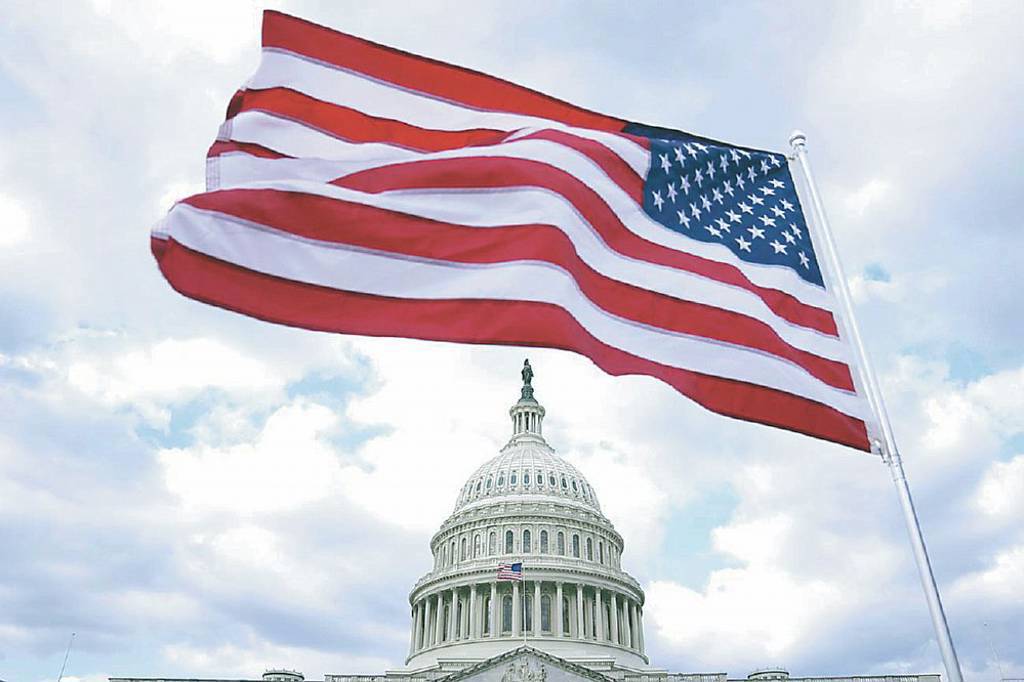 最高法院出手川普關稅掀波瀾!華爾街看淡衝擊 退稅大戲才剛開場