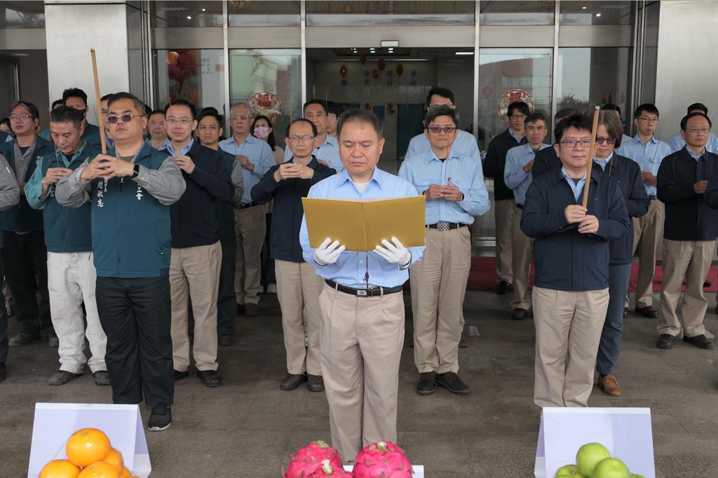 中龍新春開泰祈福 總座梁乃文:深冬已過 全力把握景氣回溫契機