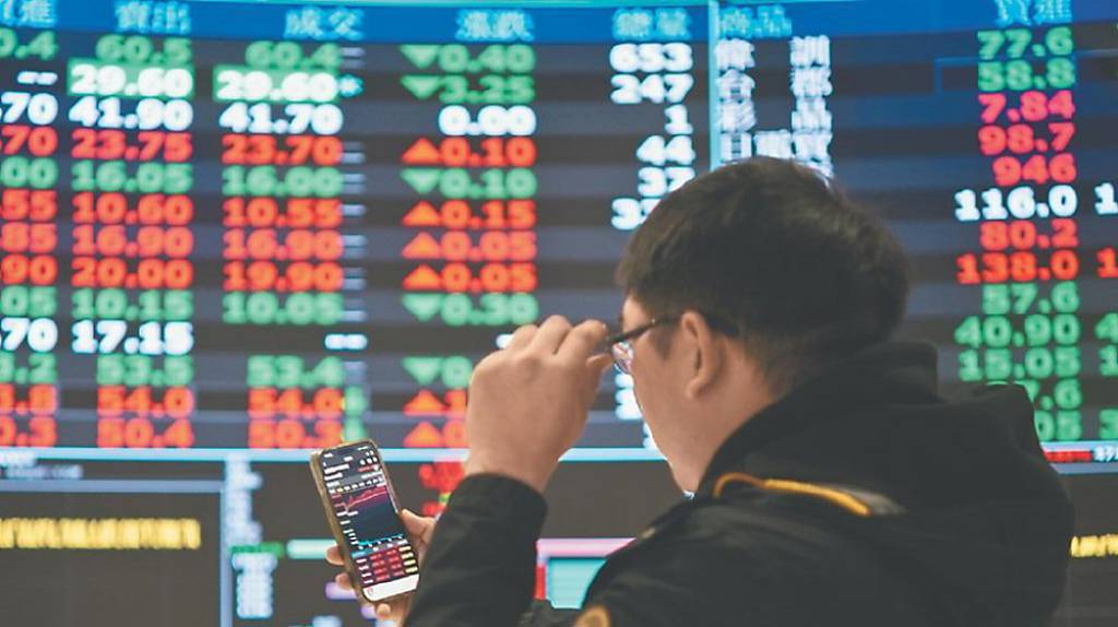 13檔高層自掏腰包加碼