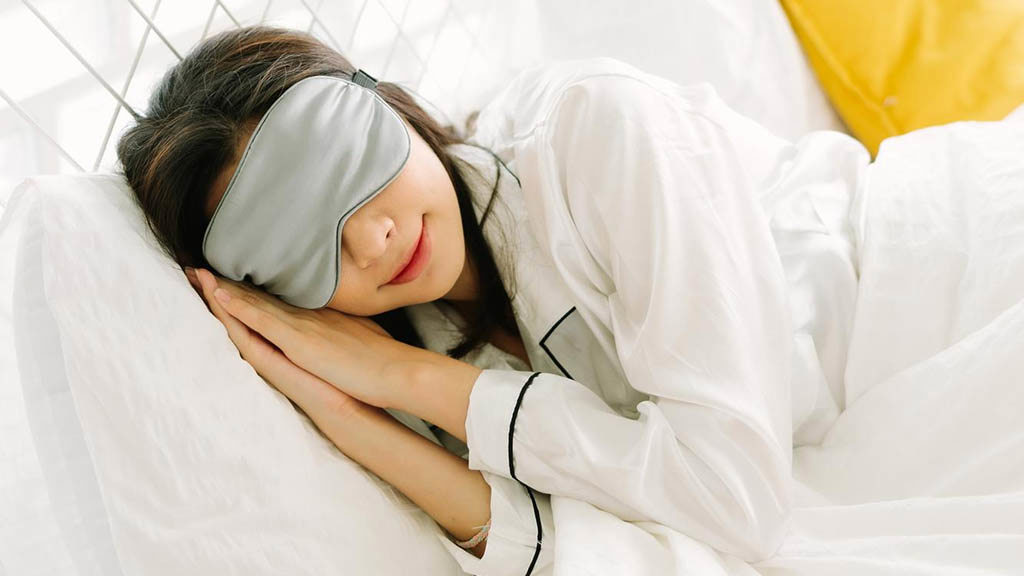 連假狂補眠恐愈睡愈胖!醫揭「1.5小時關鍵」 腸道壞菌變多