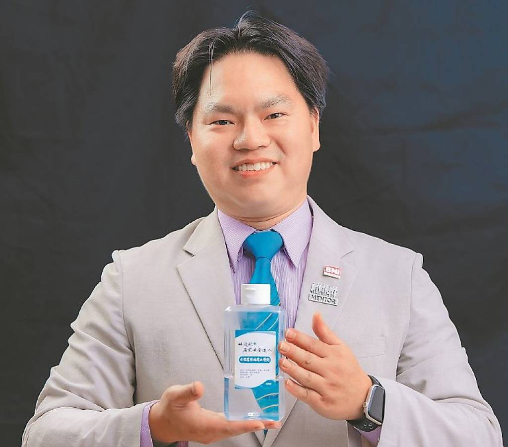 林道然用誠信 照護高齡居安