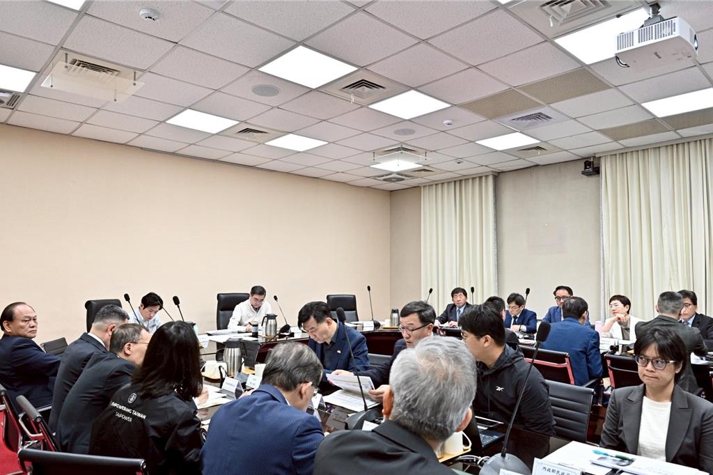 應對美以伊戰情 行政院召開穩定物價小組會議 經濟部啟動能源應變小組