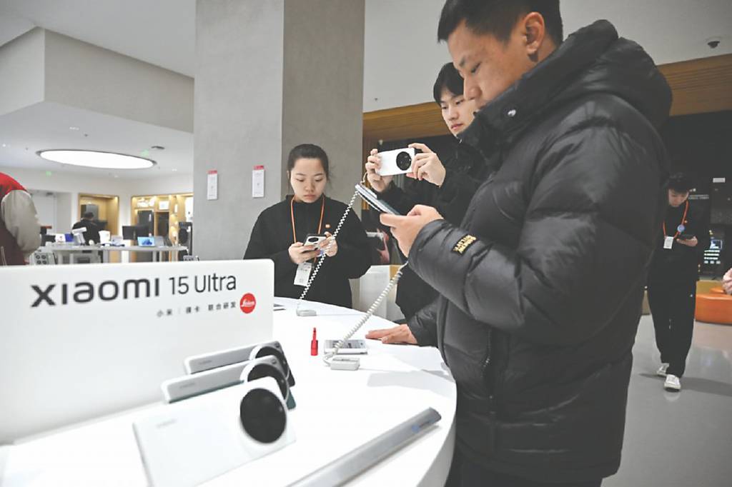 記憶體飆 陸手機商撐不住