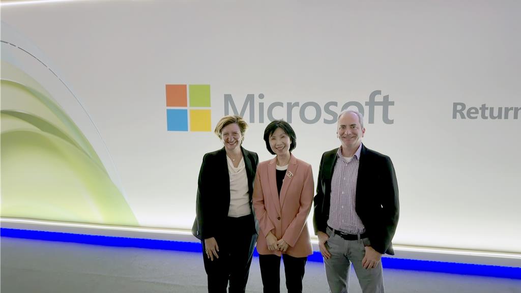 遠傳總座井琪應邀 登上MWC 2026對談 與微軟、西班牙電信代表同台對談